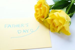 父の日の花の種類と花言葉。花を贈る由来とは?
