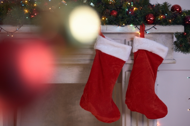 サンタのプレゼントの渡し方。靴下の理由とその作り方を簡単に。
